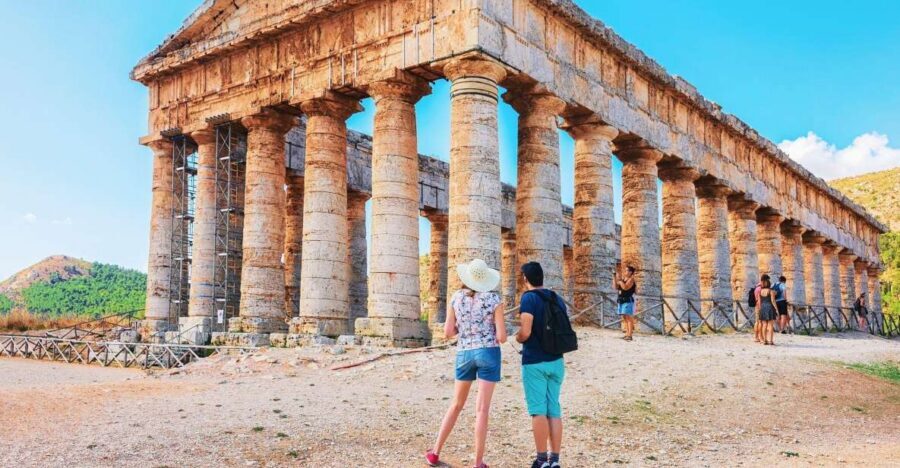 From Palermo: Segesta Archaeological Park Transfer - Marina Yachting Palermo (Molo Trapezoidale): a modern punctuation mark