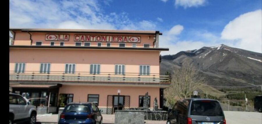 From Taormina, Naxos, & Letojanni: Mount Etna Half-Day Trip - Honey and mountain-made goodies: where the tasting fits (and where it doesn’t)