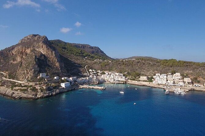 From Trapani: Egadi Islands tour with lunch on board - The Cruise from Trapani: Colombaia and Formica Views