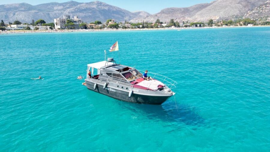 Full day boat tour in Palermo with Palermo in Boat - A 6.5-hour Palermo boat day built for swimming and shade