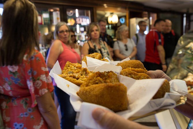 Gastronomic Street Food Tour of Catania - Market Fera O’Luni and Chiosco Costa: drink time and the market finish