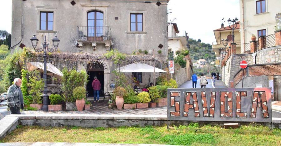 GODFATHER TOUR film's locations departure from Taormina area - Getting on the bus: Taormina area pickup points and timing