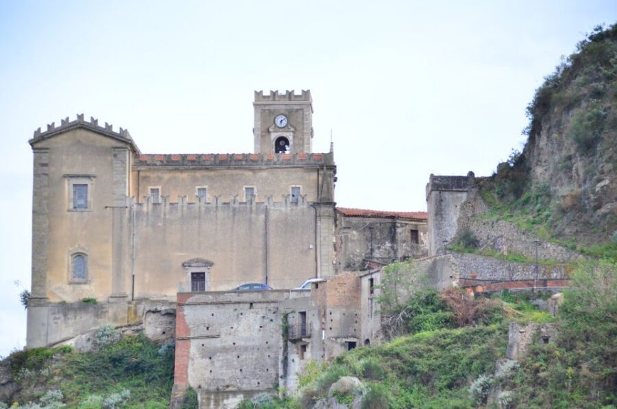 GODFATHER TOUR film's locations departure from Taormina area - Convento dei Cappuccini catacombs: the most unforgettable stop on the route