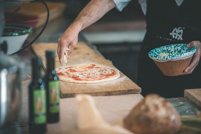Gourmet Pizza Workshop and Wine Tasting - Group size and the family vibe: outdoor energy, guided attention