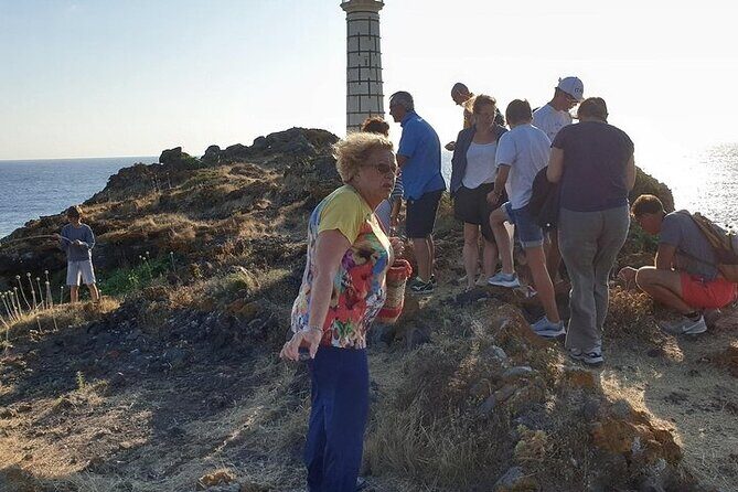 Guided Geological Excursion to Ustica - Punta Cavazzi lighthouse: magnetic rocks and a compass trick