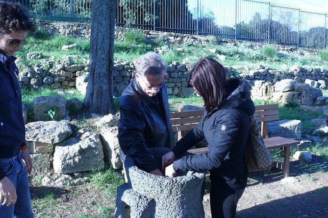 Guided Tour in Morgantina. Visit Morgantina. - Agora and theater: the heart of Morgantina