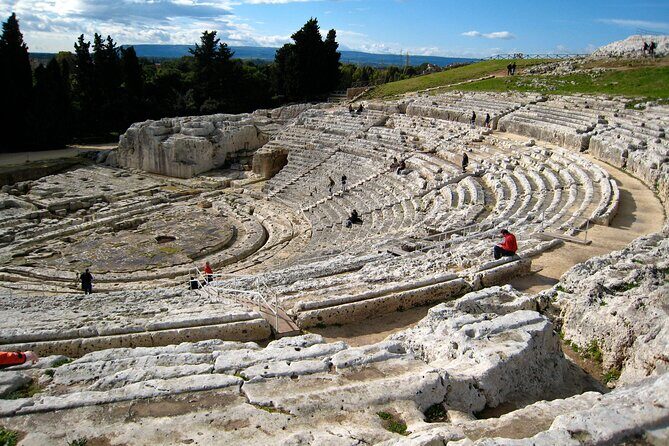 Guided tour of the Greek Theater and the Neapolis of Syracuse - Meeting Point at Via Luigi Bernabò Brea: How the Start Works