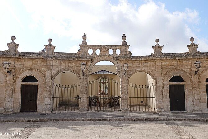 Il Commissario Montalbano - Scicli’s baroque streets: UNESCO town center and Vigata police station scenes