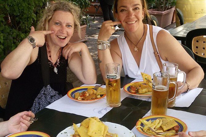 Markets and monuments: walking tour and street food in Palermo - Piazza Olivella start: a great “launchpad” for baroque and markets