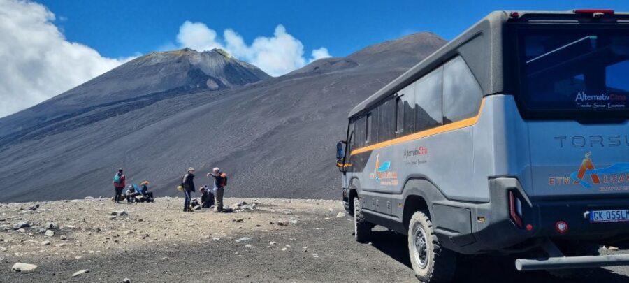 Mount Etna: Ascent to 2800m by 4x4 - From Piano Provenzana to Pizzi Deneri at 2810m