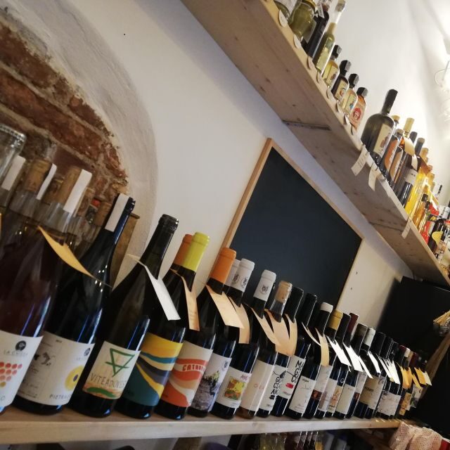 Natural Wine Tasting with snacks at Bottega Monteleone - What each wine style feels like during the tasting