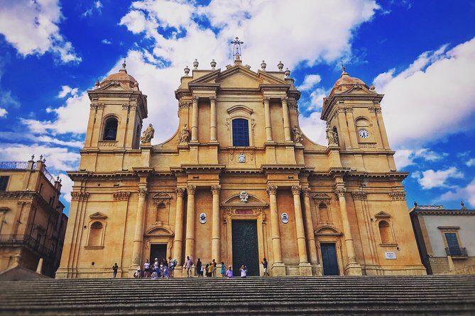 Noto Baroque Masterpieces: small-group tour (max 6 Guests) - Starting at Porta Reale or Ferdinandea: Where You Get Your Bearings