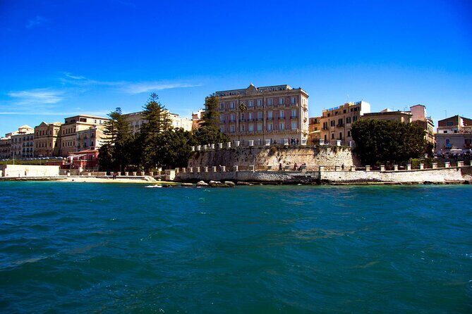 Ortigia by boat - Swim time and comfort: what to expect from a cave-and-coast ride