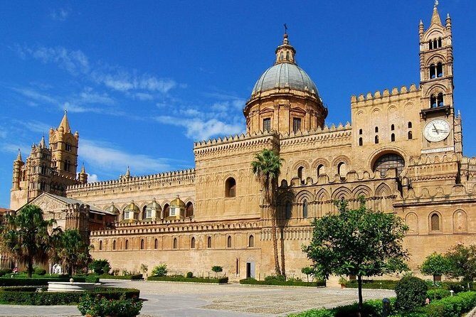 Palermo in 4 hours: private tour for cruise passengers - Piazza Castelnuovo and Politeama Garibaldi: the opening scene