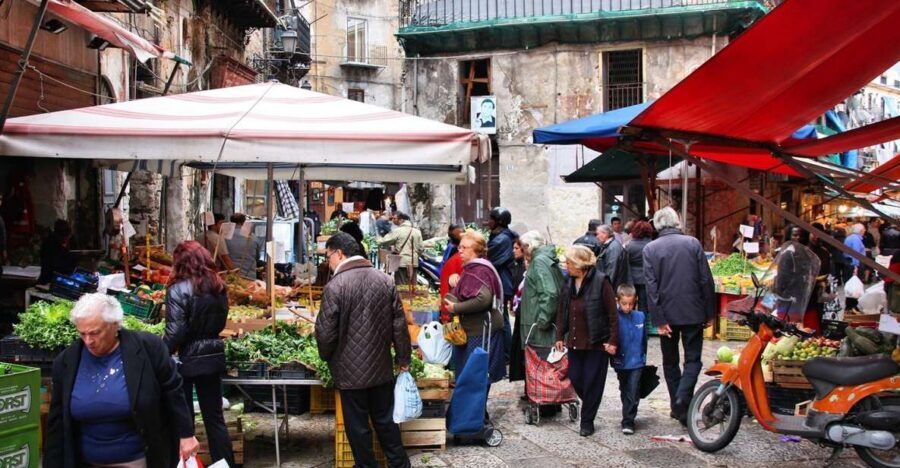 Palermo: Market Tour and Sicilian Cooking Class with Lunch - Lunch Setup: Unlimited Wine and the Group-Vibe Reality