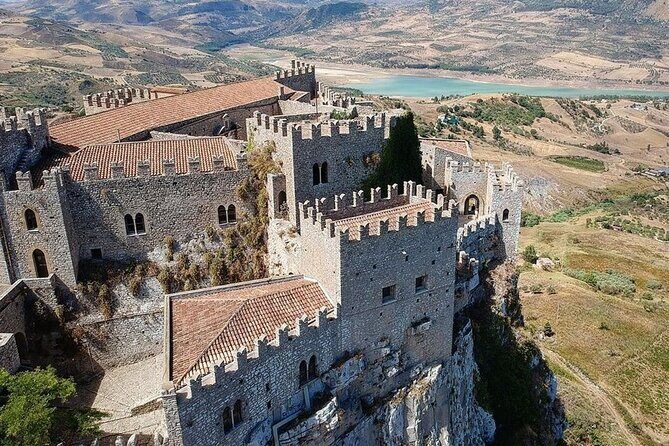 Palermo: Medieval castles of Caccamo & Cefalù. Small Group Tour - Why the guide and driver make this tour feel worth it