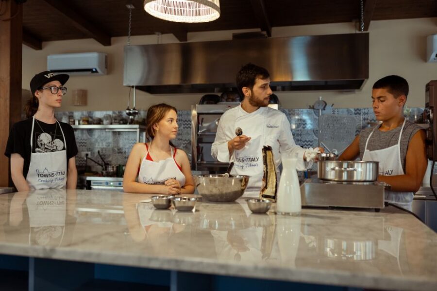 Palermo: Pizza and Gelato Cooking Class with Dinner and Wine - Why Palermo is a great place to learn pizza and gelato