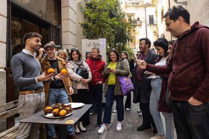 Palermo Street Food & Market Tour by Eating Europe - Stop 2: Forno Storico Pietro Marino and Two Types of Sfincione