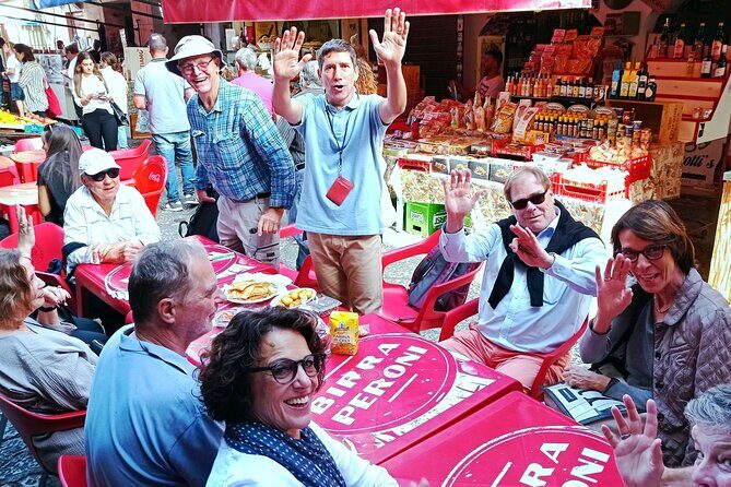 Palermo Street Food tour: art, history and ancient markets - Getting your bearings: Piazza Olivella to Quattro Canti