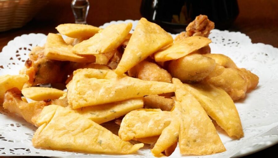Palermo: Street Food Tour in Ballarò and Vucciria Markets - Language, dialect, and meeting people the real way