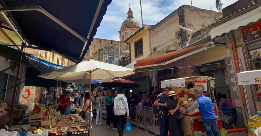Palermo: Street Food Tour in Ballarò and Vucciria Markets - Walking the Ballarò market lanes for real street snacks