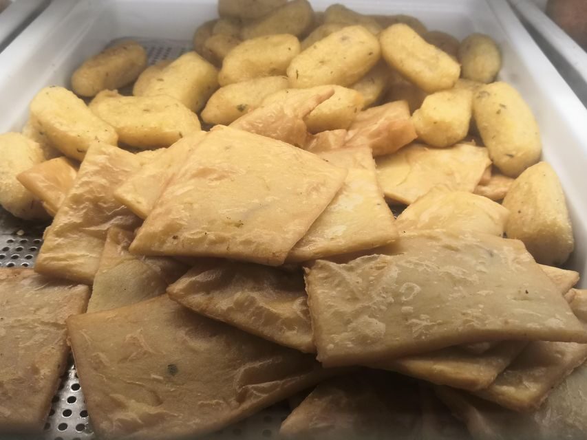 Palermo: Street Food Walking Tour at Sunset - Ending sweet: cannoli, gelato-style desserts, and that last bite glow