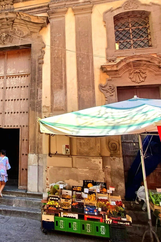 Palermo, tour tra monumenti unici e mercati colorati - The tour’s best ingredient: the guide’s stories (and real atmosphere)
