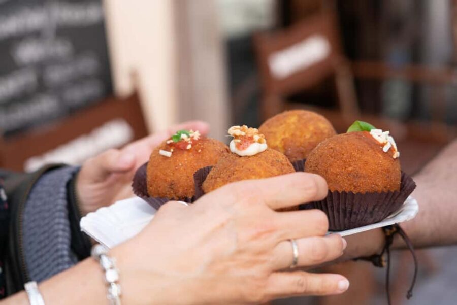 Palermo: Traditional Full Meal Food Tour with a Local - Meeting point near Santa Maria della Catena: start where locals start