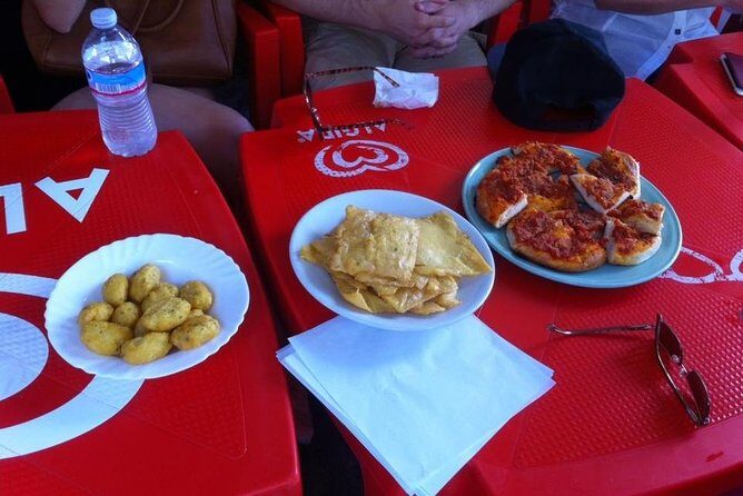 Palermo Walking Tour and Street Food - Cassaro Alto and Quattro Canti: walking the old spine of the city