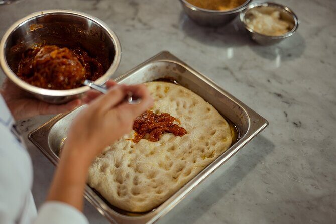 Palermo's Delight: Unleash the Secrets of Pizza and Gelato Making - Stretching, topping, and baking: the fast part where technique matters
