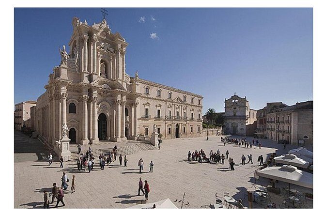 Private Day Tour to Syracuse and Noto - Guides and personalities: why it can feel different day to day