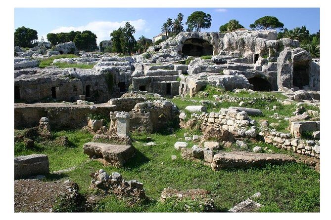 Private Day Tour to Syracuse and Noto - Ortigia Old Town: Duomo views, the Apollo Temple area, and Fontana di Aretusa