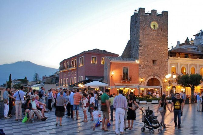 Private Taormina Sunset walking Tour with Aperitif - A 5:30 pm paseggiata: why sunset works so well in Taormina