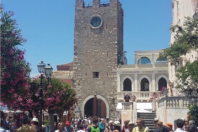 Private Tour Castelmola, Taormina and Messina. Departure from Messina - Messina’s 30-minute return tour: a quick orientation stop