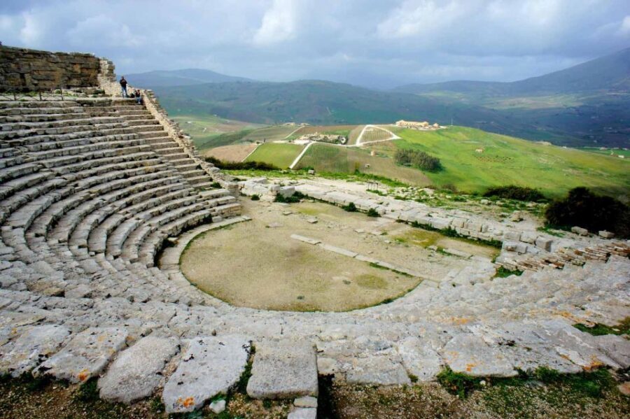 Private tour: Segesta, Salt Pans & Erice - Stop 1: Segesta and the calm satisfaction of a real archaeology visit