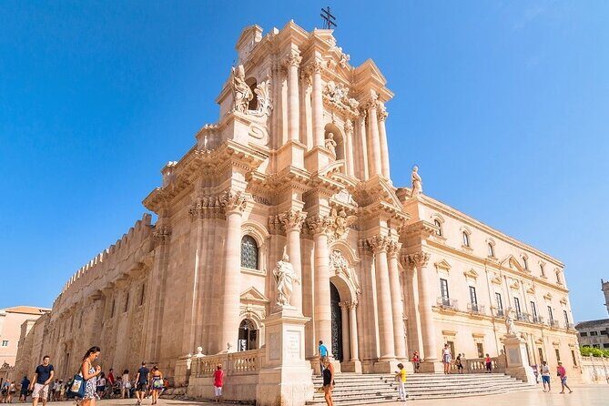 Private Transfer from Catania Airport to Siracusa or Taormina - On the Road with Your Driver: Tips, Timing, and a Safer Arrival