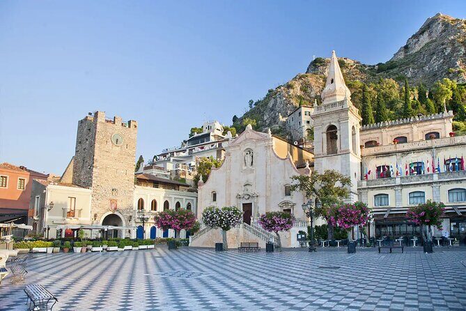 Private Transfer from Taormina to Syracuse (Direct or with Stops) - On the Road: Private, Air-Conditioned, and Safer-Feeling by Design