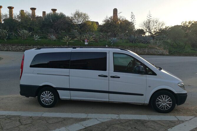 Private Transfert from and to Catania Airport - Private pickup at Catania Airport: door-to-door, no guesswork
