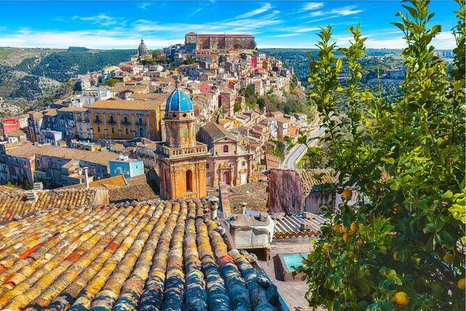 Ragusa, Noto and Chocolate Tasting - Day tour from Siracusa - Driving through the Val di Noto: when the route is part of the show