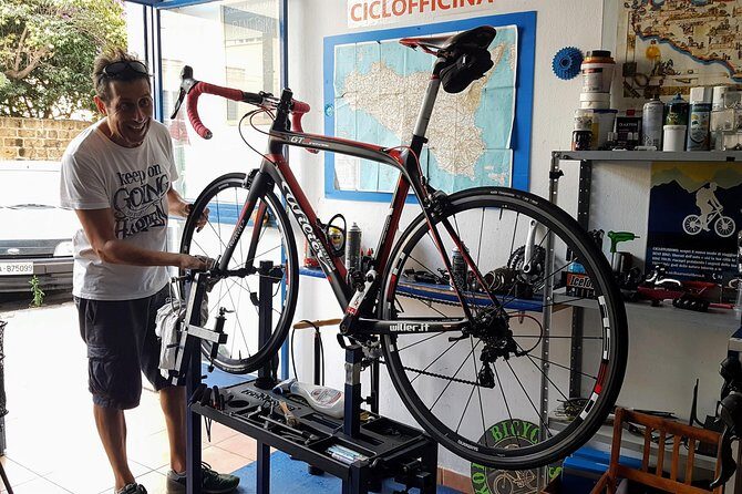 Rent road bike - Small group size and personal attention (with Cesare as the face)