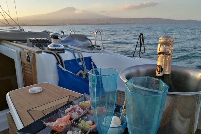 Sailing to Cyclops Islands Group Tour - Sailing basics from the crew: small lessons that change the experience