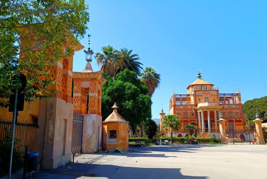 Scopri il Cuore di Palermo: arte, monumenti e mercati - Meeting Via Cavour and getting your bearings fast