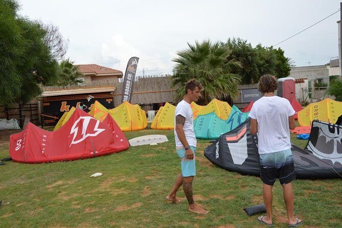 Semi-private kitesurfing course for beginners - What your 6 hours really feel like: learning in steps, not a rush