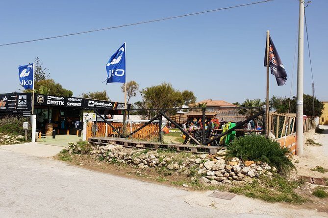 Semi-private kitesurfing course for beginners - Semi-private coaching in real life: 1 instructor, 2 students