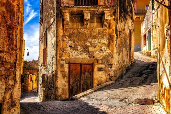 Shared Tour by Minivan or Car from Syracuse to Ragusa, Noto and Modica - Booking and expectations you can set in advance