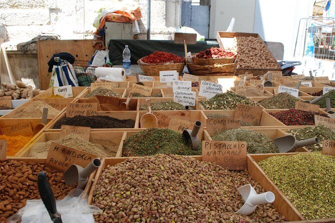 Sicilian Food tour and wine tasting in Ortigia in Syracuse - What “3–4 typical places” feels like in real life