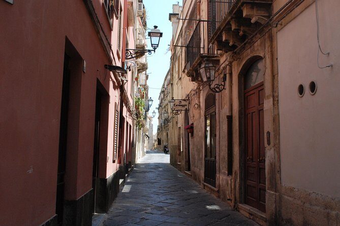 Sicilian Food tour and wine tasting in Ortigia in Syracuse - What you’ll actually eat: street food variety, not just one snack
