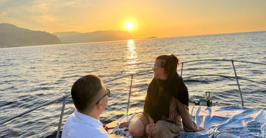 Sunset boat tour in Palermo - Palermo Sunset by Boat: A Simple Plan That Feels Like a Treat