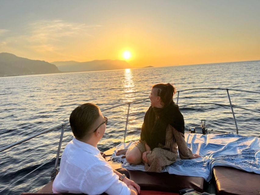 Sunset boat tour in Palermo - Grotta Regina Stop: The Photo Moment Plus Time to Take It In