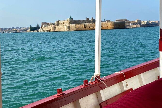 Sunset boat tour with aperitif and swimming break - Who This Syracuse Sunset Boat Tour Is Best For